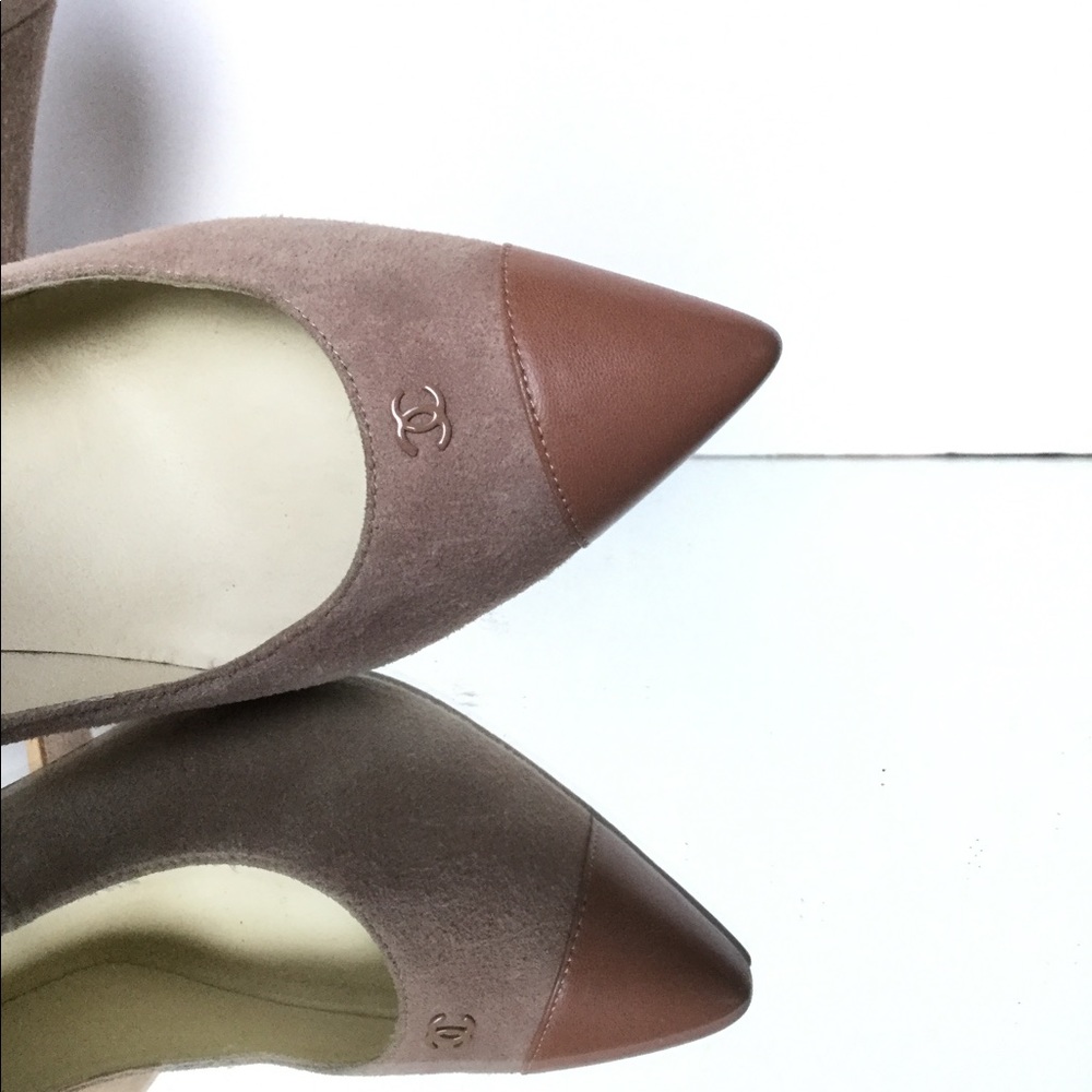 CHANEL Nude CC Logo Leather Cap Toe & Suede Pumps (Size 39.5) - Picture 4 of 8